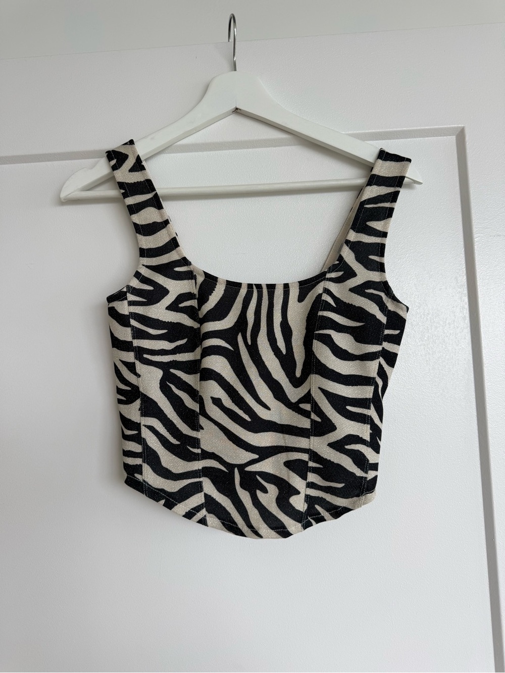 Divided Zebra-Print Crop Tank Top - Black & Cream